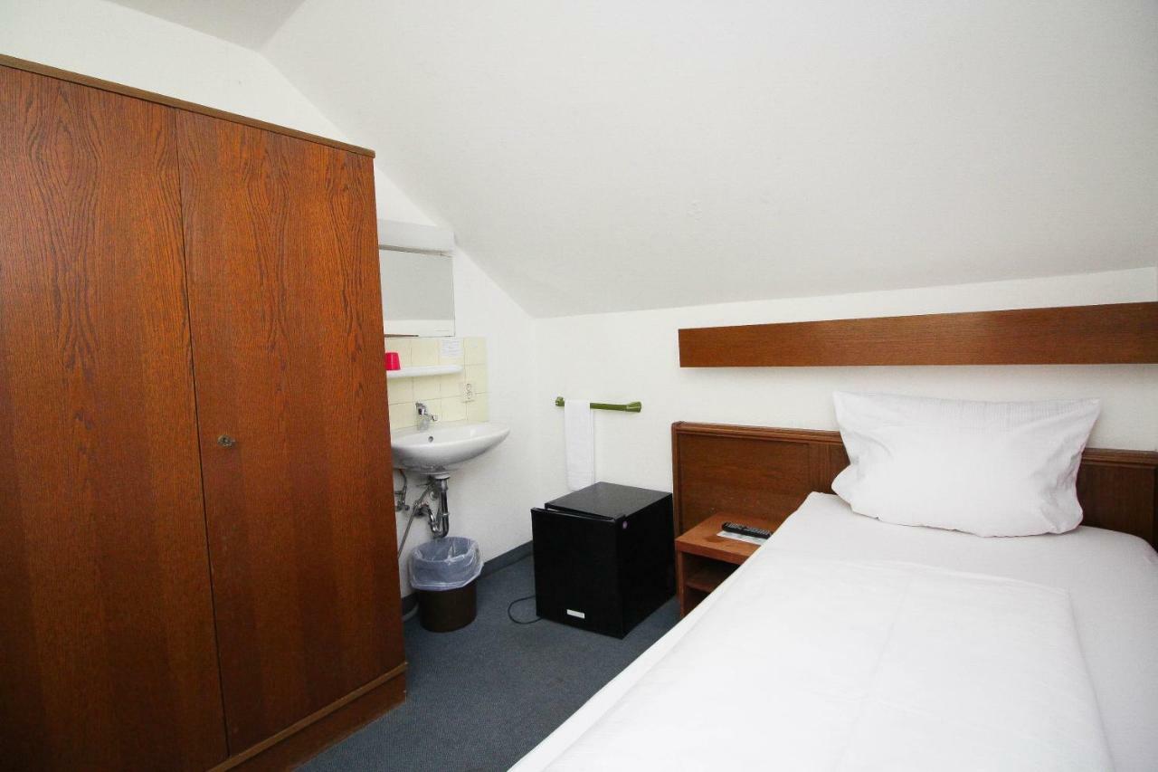 Hotel Pension Koeberl München Exteriör bild